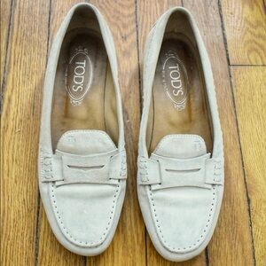 Tod’s cream suede loafers sz 8.5